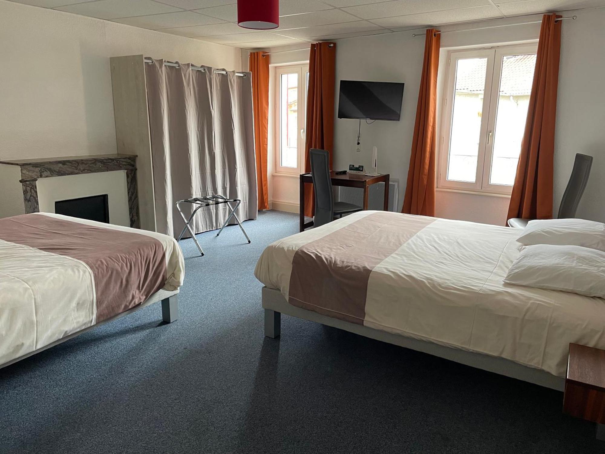 Logis Hotel Restaurant Des Voyageurs Saint-Paulien Kültér fotó