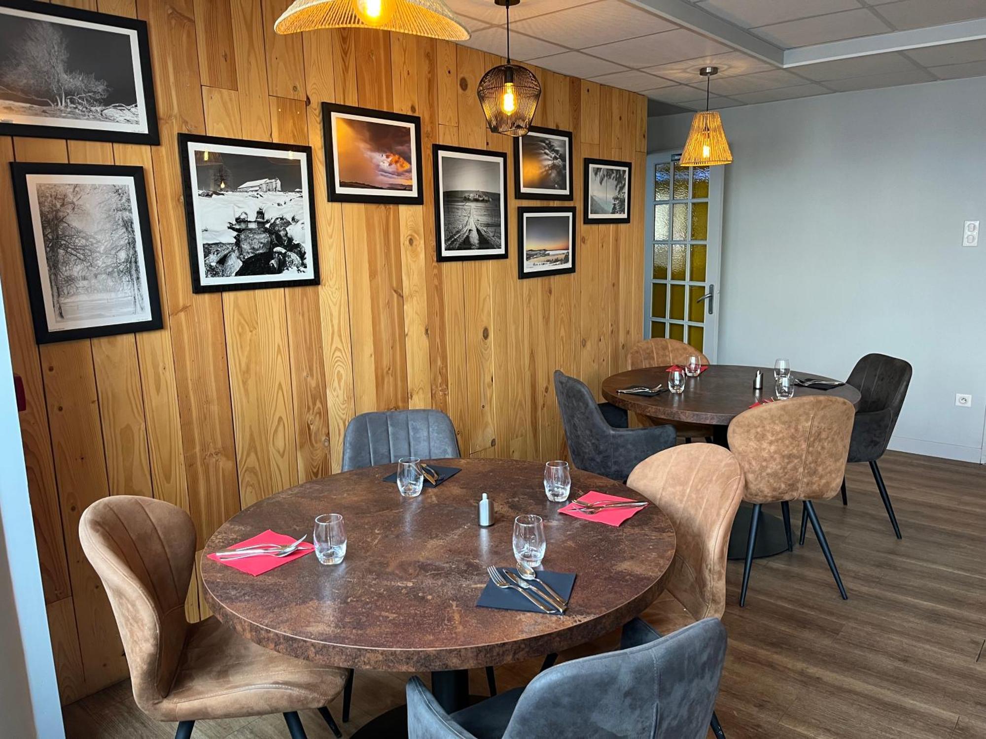 Logis Hotel Restaurant Des Voyageurs Saint-Paulien Kültér fotó
